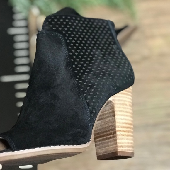 Lucky Brand Peep Toe Block Heel Lamia Booties - Picture 6 of 6